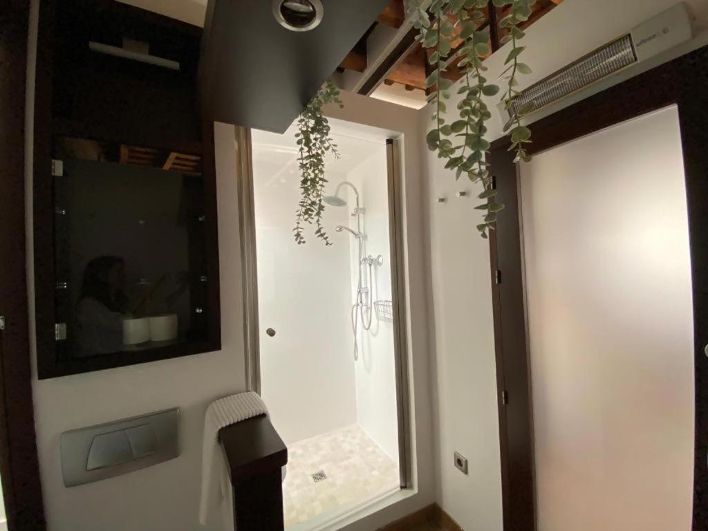 Hostfy Centro Puerta Osario Apartman Sevilla Kültér fotó