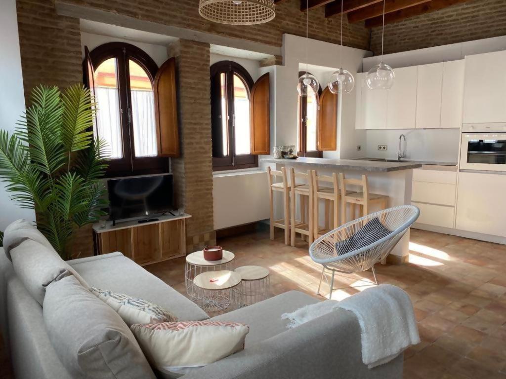 Hostfy Centro Puerta Osario Apartman Sevilla Kültér fotó